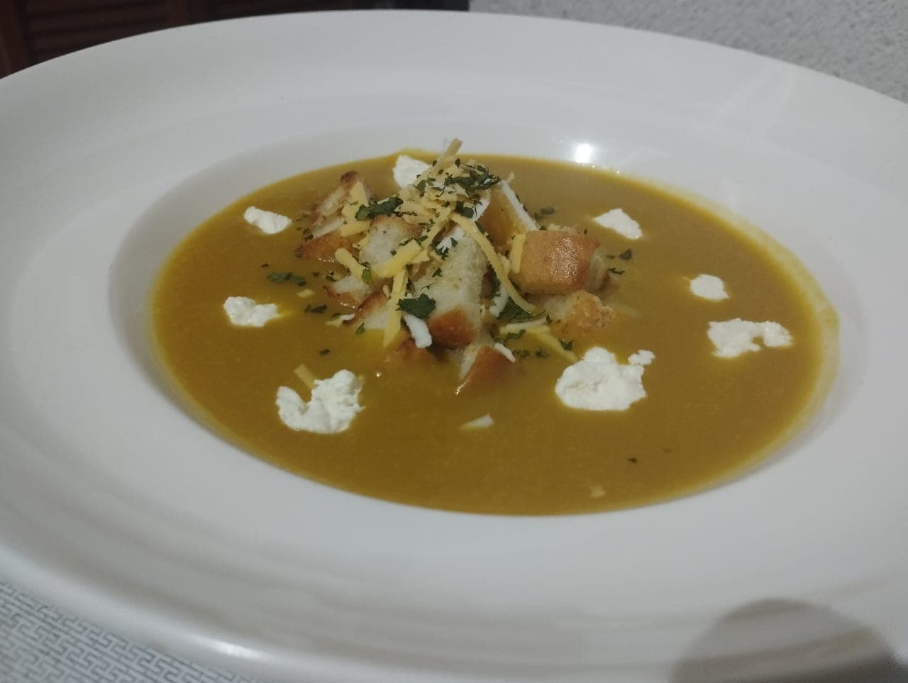 Crema de Camote y Queso Cabra Vegetariano