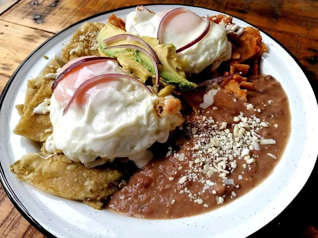 2 Chilaquiles Rojos o Verdes