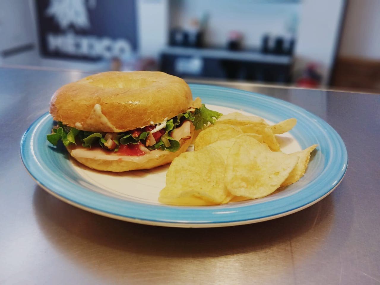 Bagel 3 Quesos + Refresco