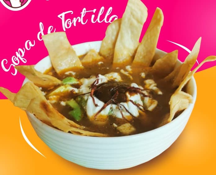 Sopa de Tortilla con Pollo