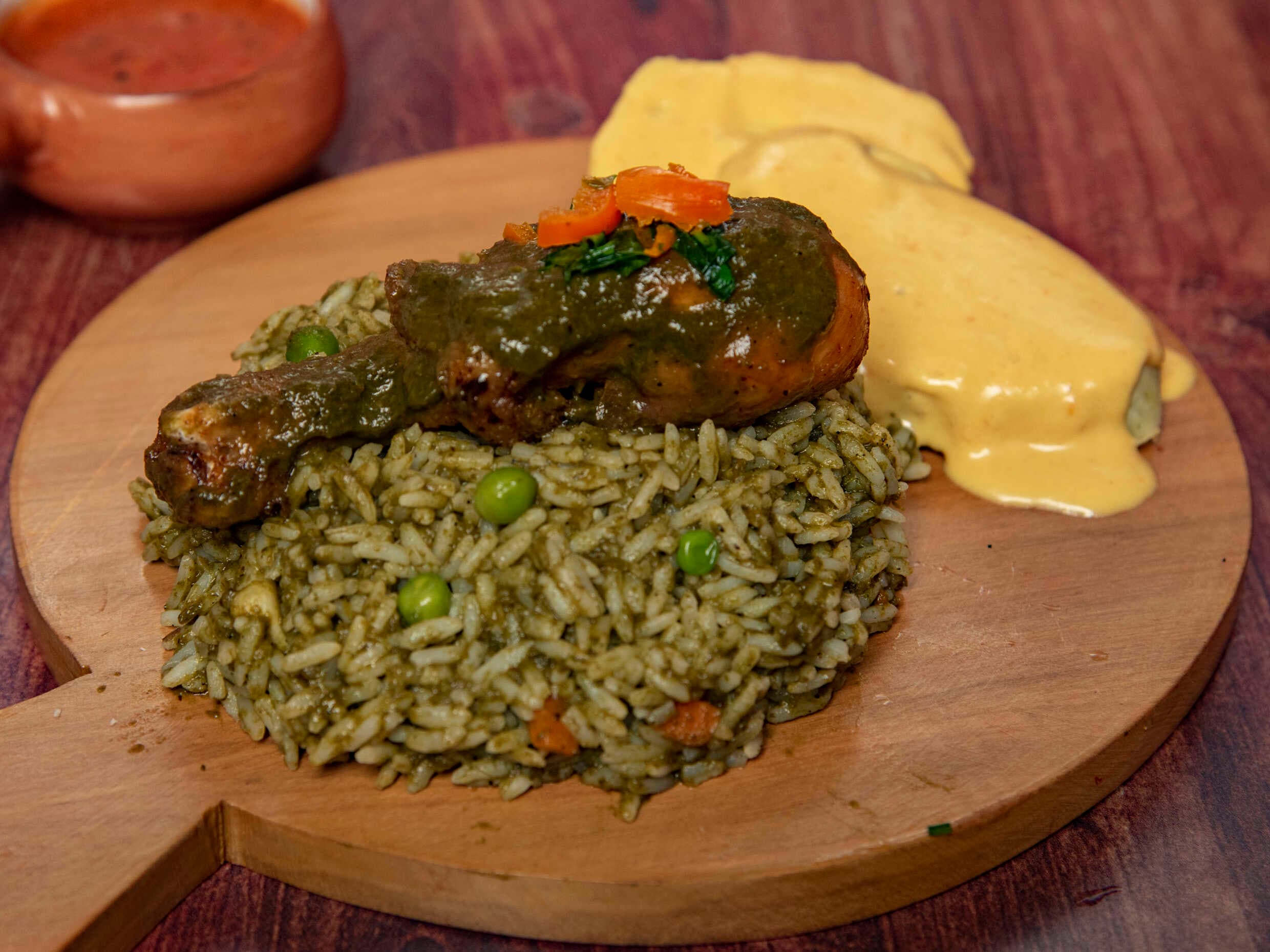 Arroz con Pollo + Entrada + Bebida
