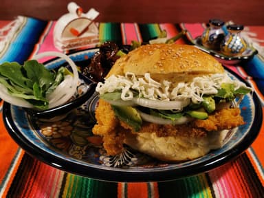 Cemita Tradicional + Agua del día (500 ml)