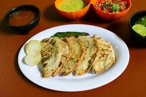 Orden de Tacos Dorados de Frijol