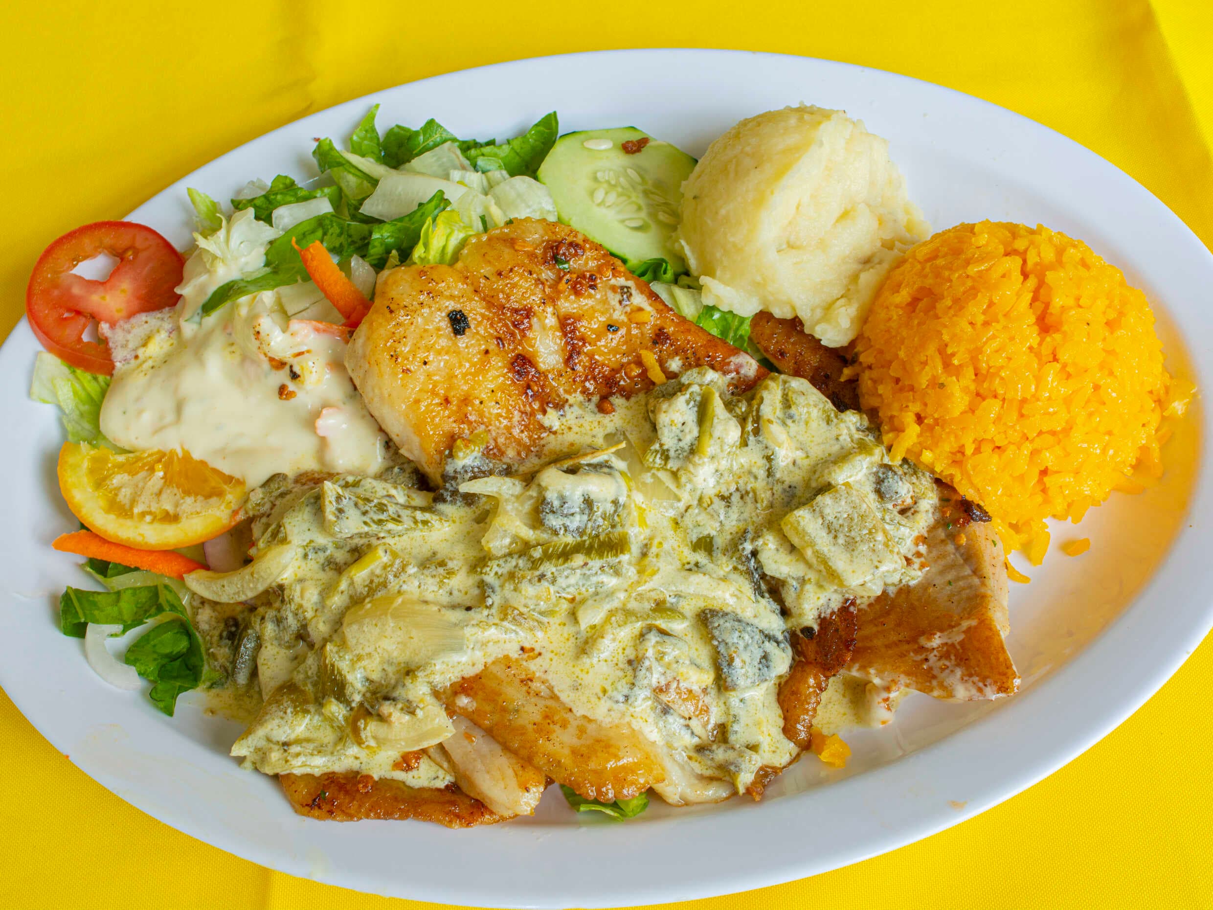 Filete Rajas con Queso