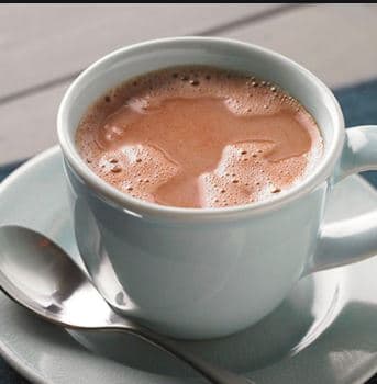 Chocolate Caliente con Bombón Flameado