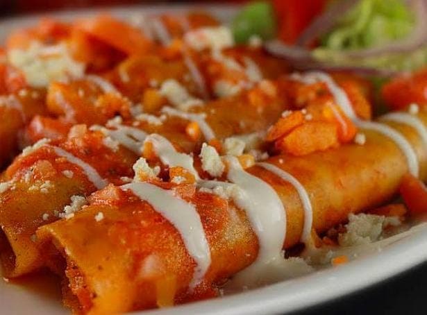 Orden De Enchiladas Rojas