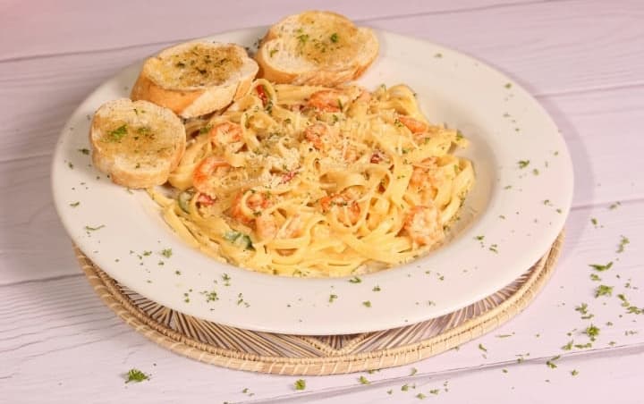Pastas  Fettuccine Camarón Mediano