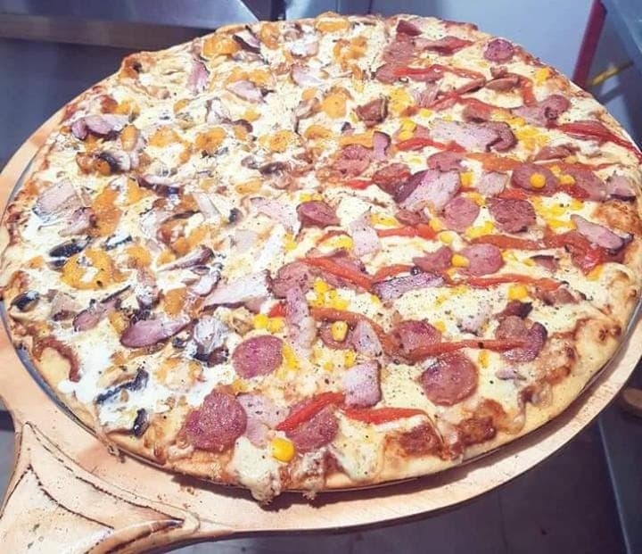 Pizza Especial Personal Colombiana 4 Porciones