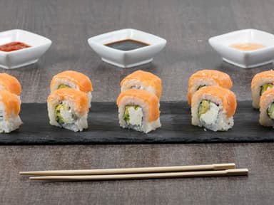 SALMON ROLL