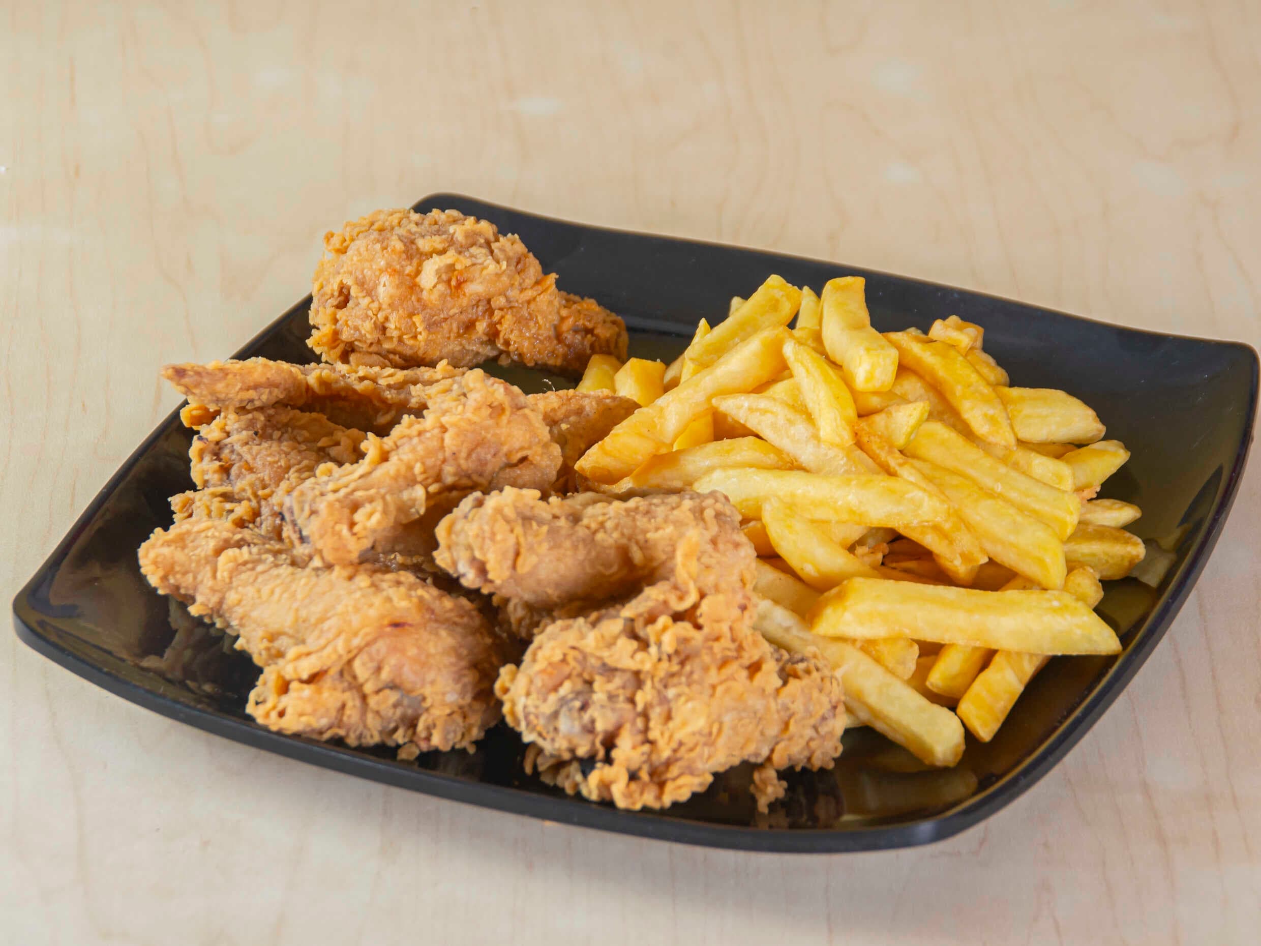 Combo American Wings x 8 + Papas + Bebida