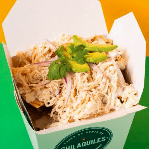 Chilaquiles con Pechuga de Pollo