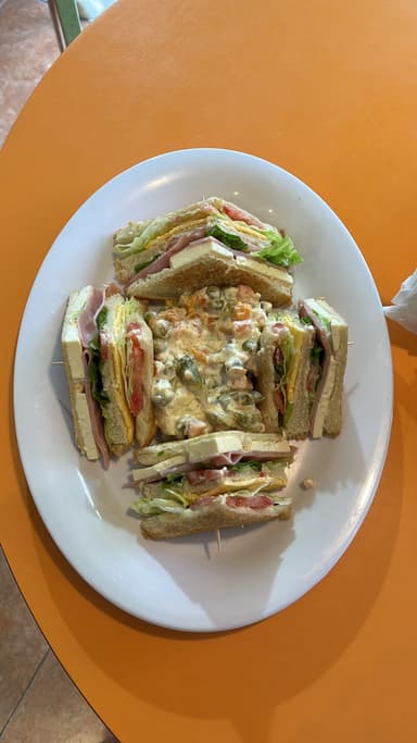 Club Sandwich + Naranjada