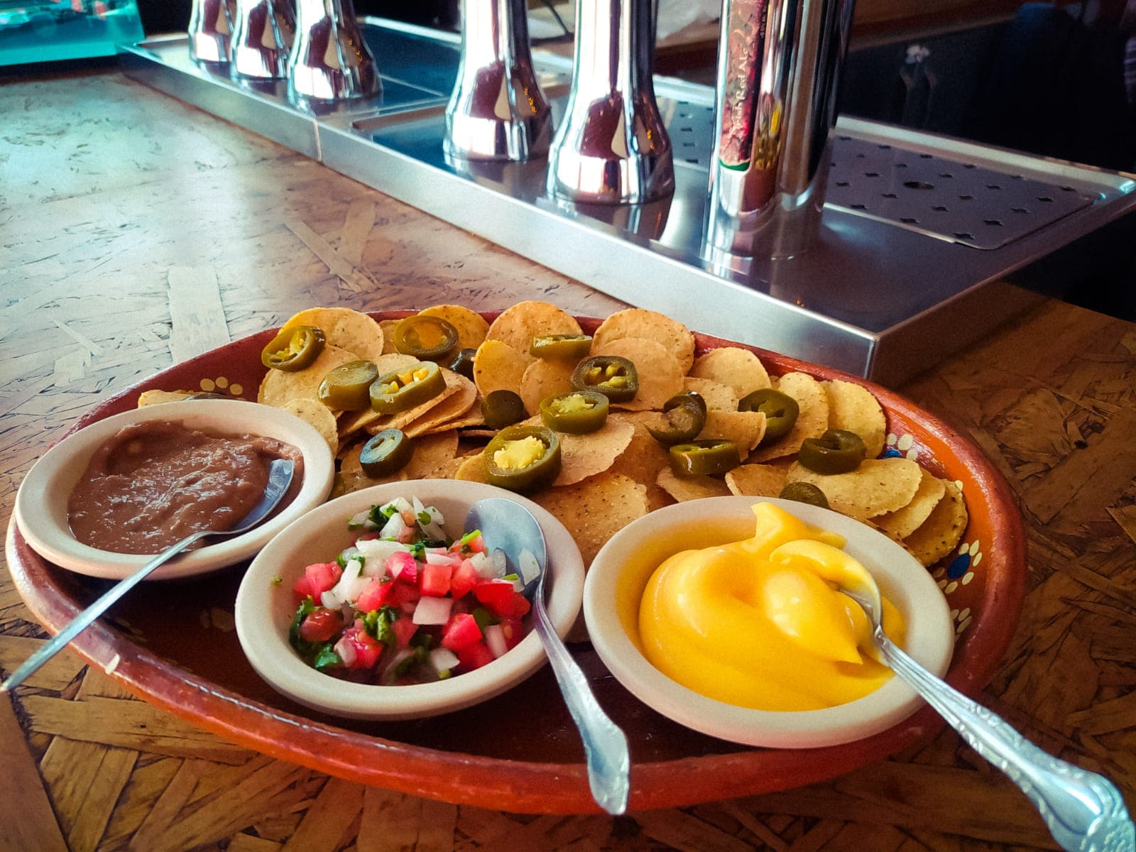 NACHOS CON QUESO