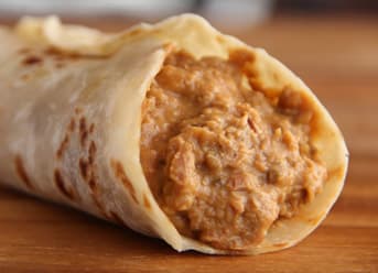 Taco de Frijoles con Chorizo