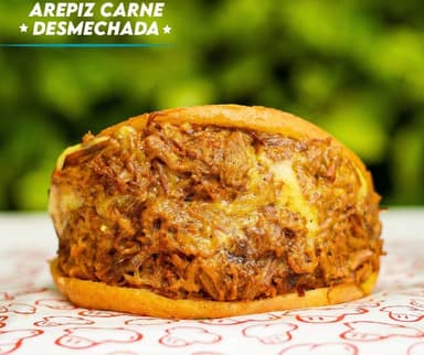 Mini Arepiz Carne Desmechada