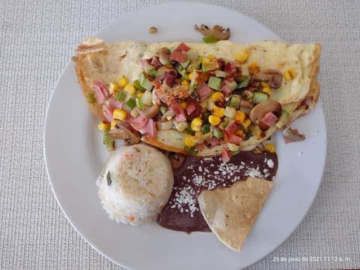Omelette a la Mexicana