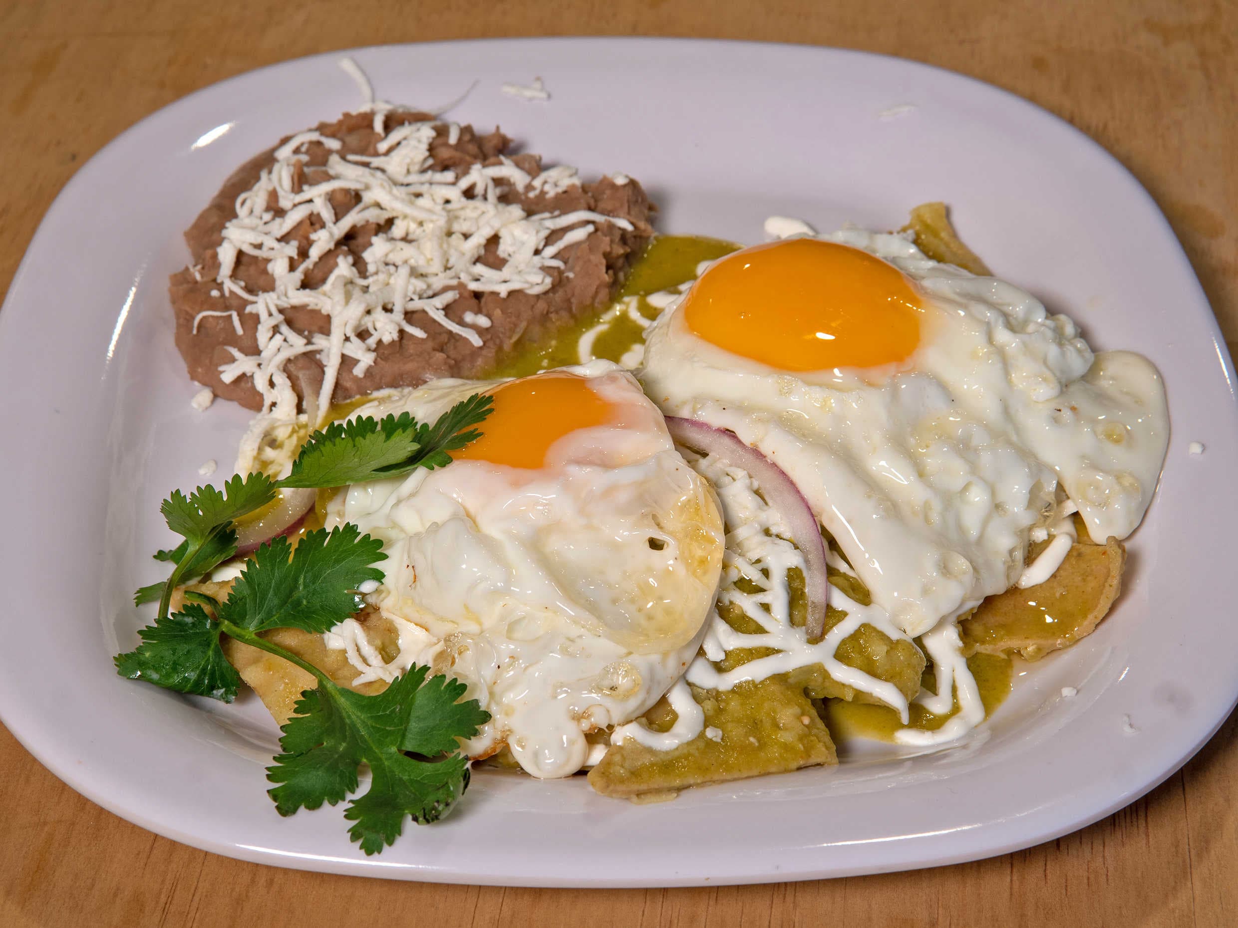 Chilaquiles con Huevo