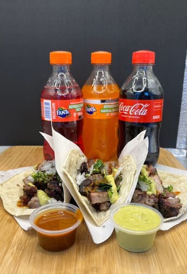 Quesadillas de Harina de Costilla y Pepsi Cola