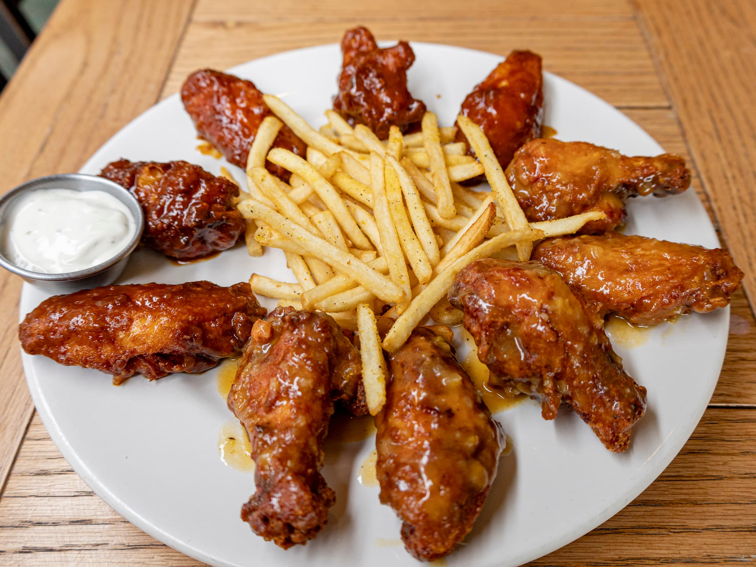 10 Alitas con Papas