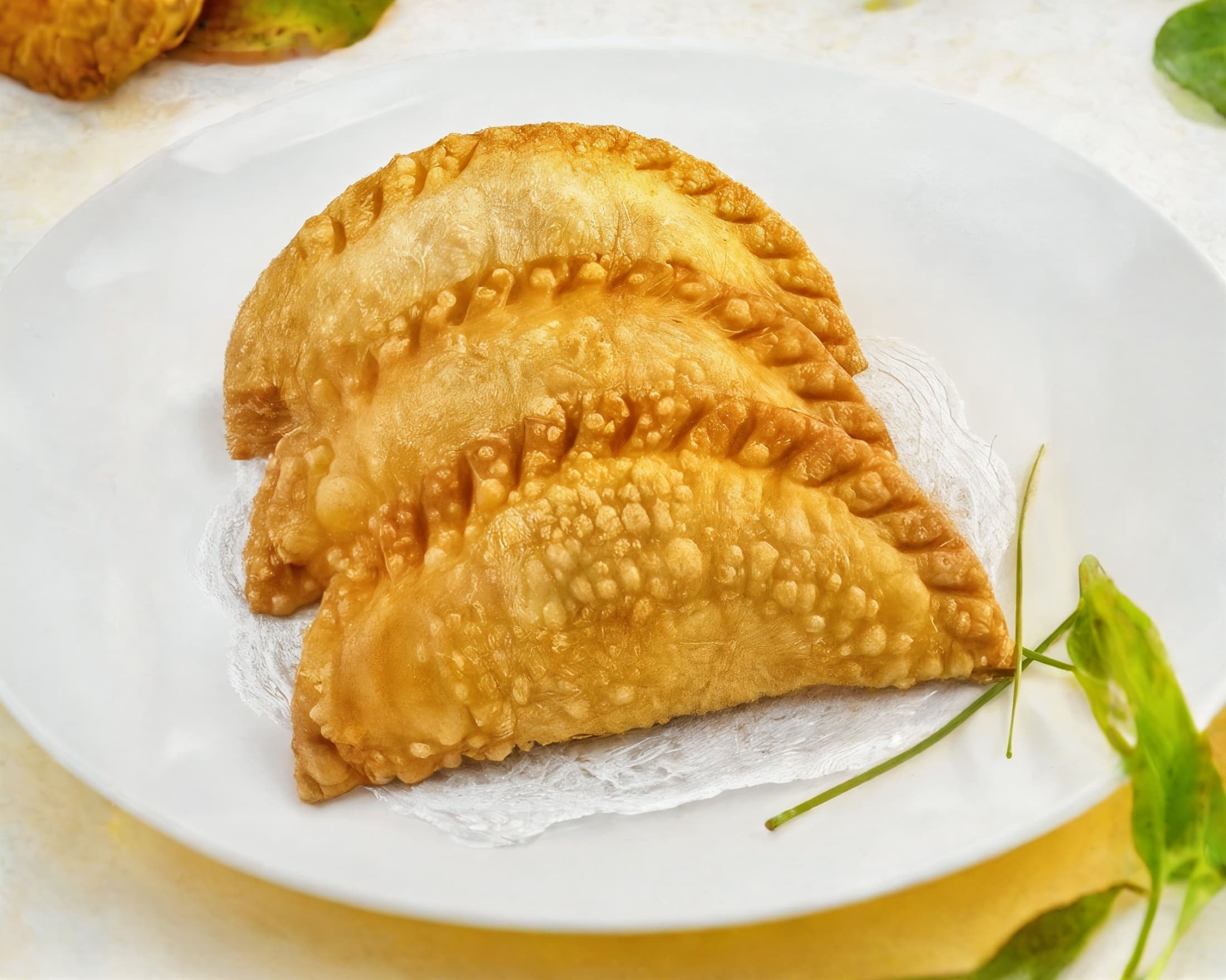 Empanada De Pollo Con Mole