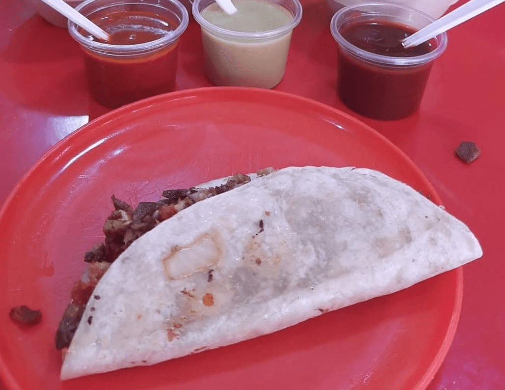 Taco de Chuleta, Tocino y Queso Harina
