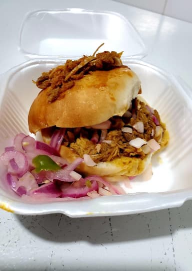 Torta de cochinita