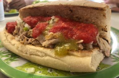 Torta de Carnitas de Maciza