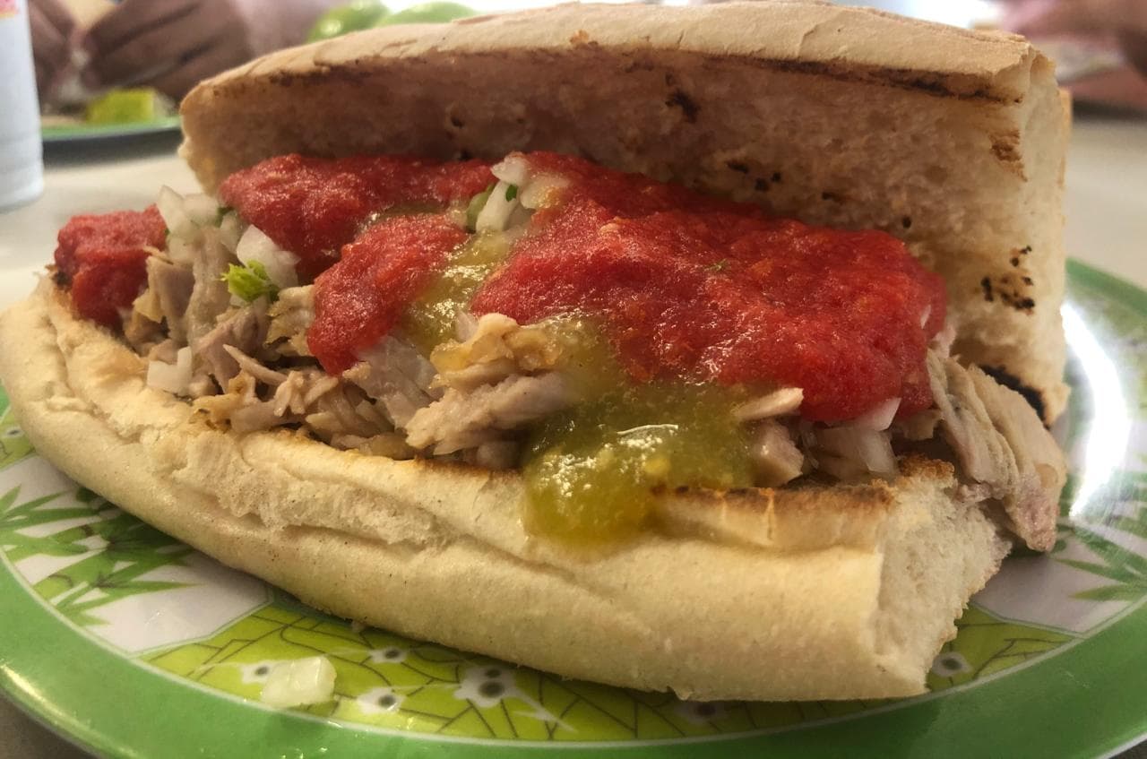 Torta de Carnitas de Maciza