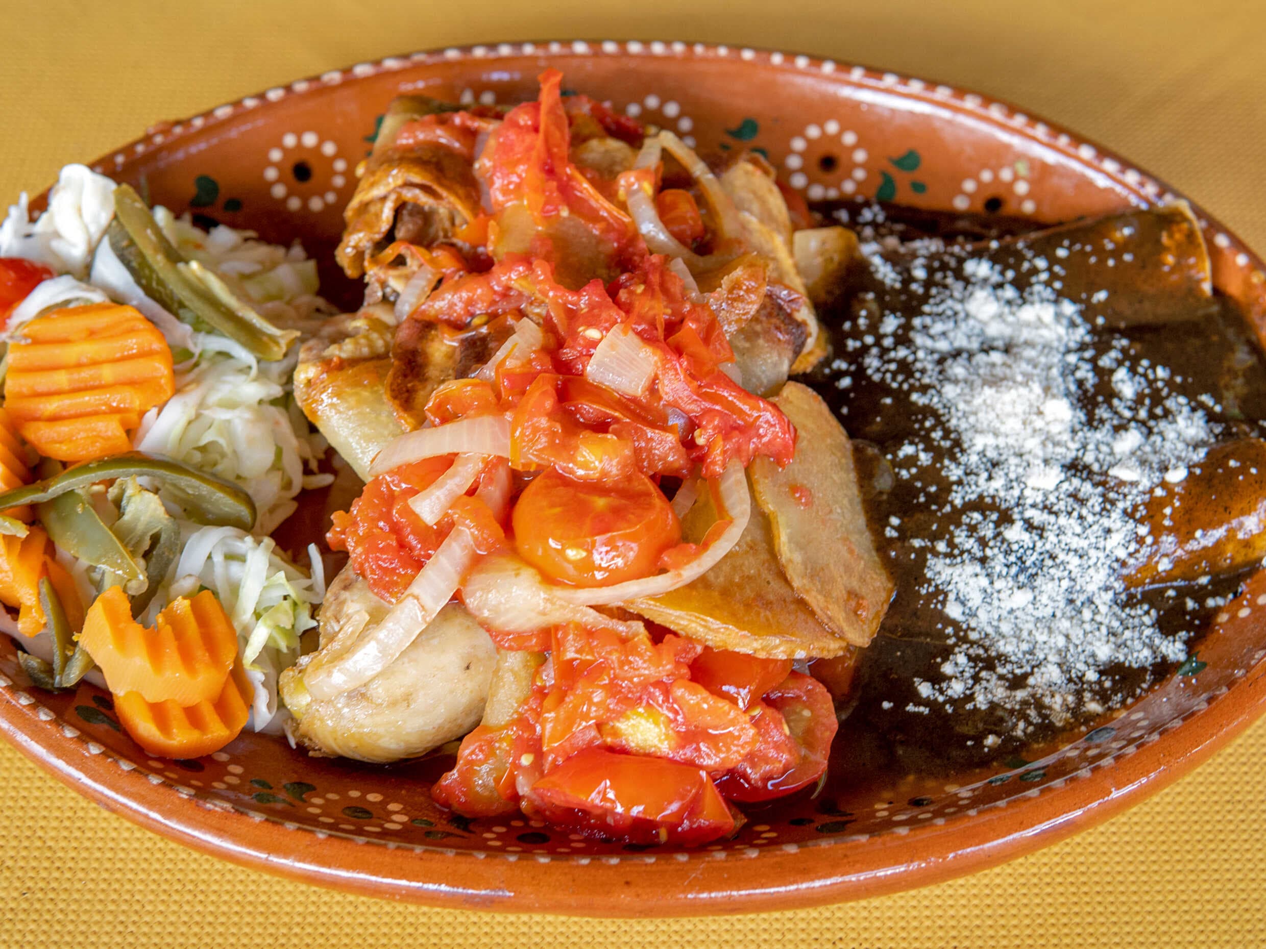 Cenas de Pollo Estilo Juchitán