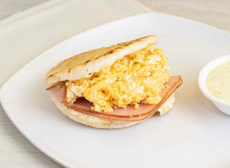Arepa Rellena de Huevo VIP