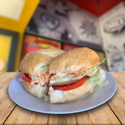Sándwich Simple de Lomito y Huevo