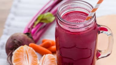 Jugo de Naranja, Betabel y Zanahoria