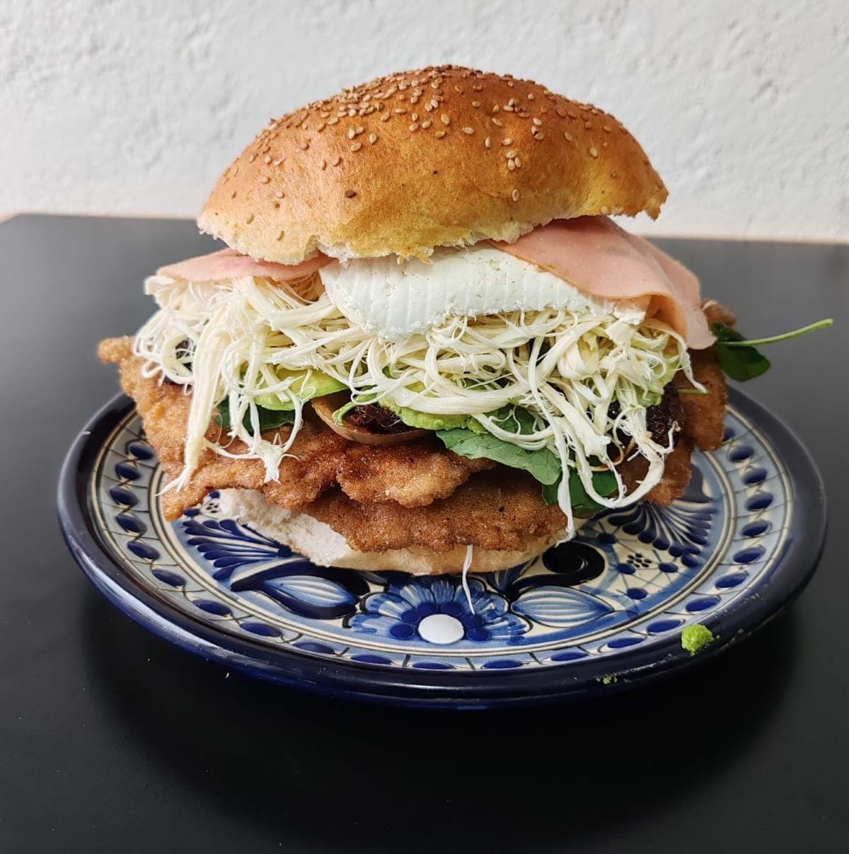Cemita Especial Jumbo con Doble Milanesa de Puerco