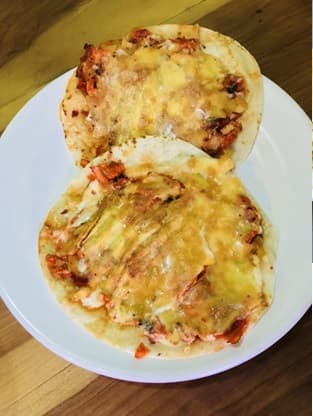 3 Tacos de Pastor con queso