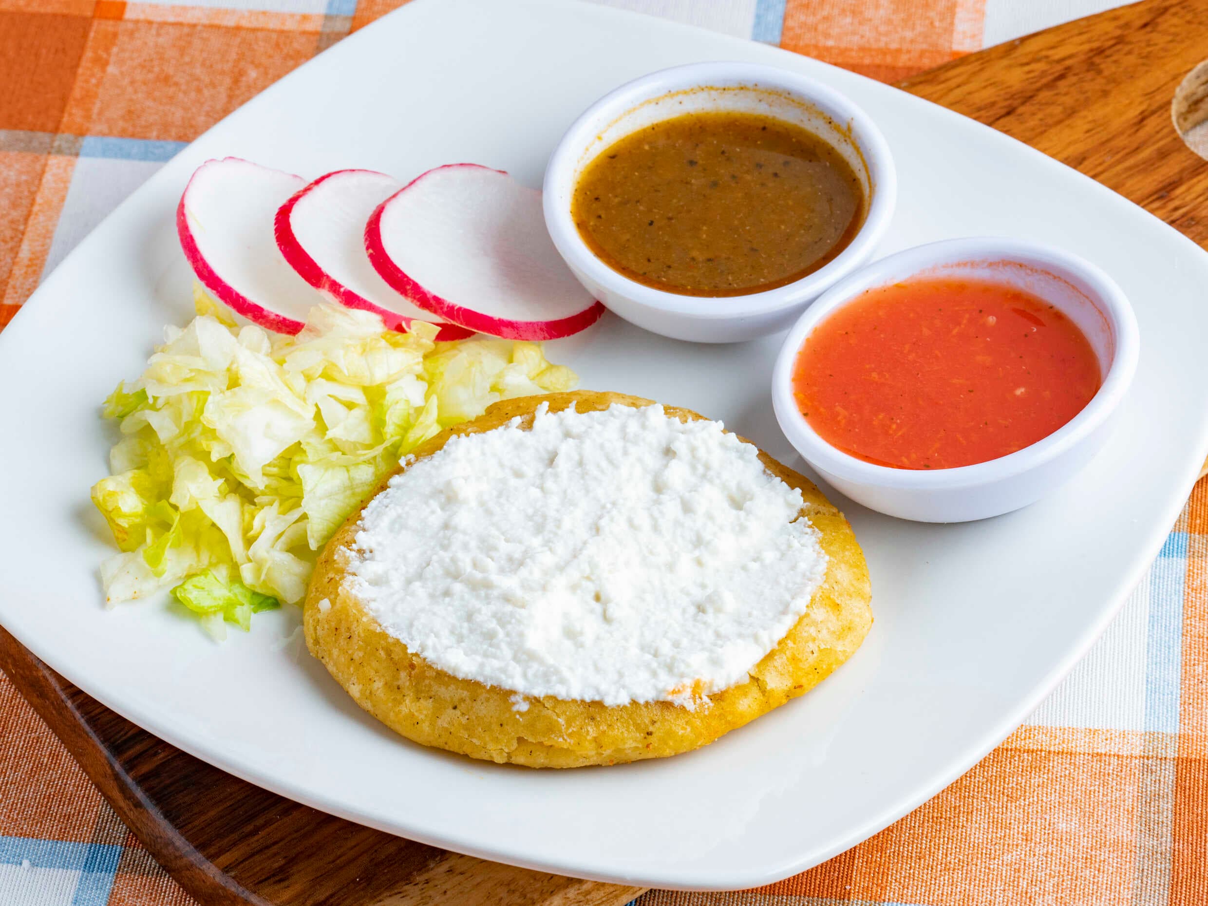 Sope con Requesón