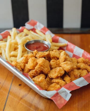 Palomitas de Pollo con Papas.