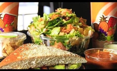 Ensalada Chica + Medio Panini + Agua Fresca