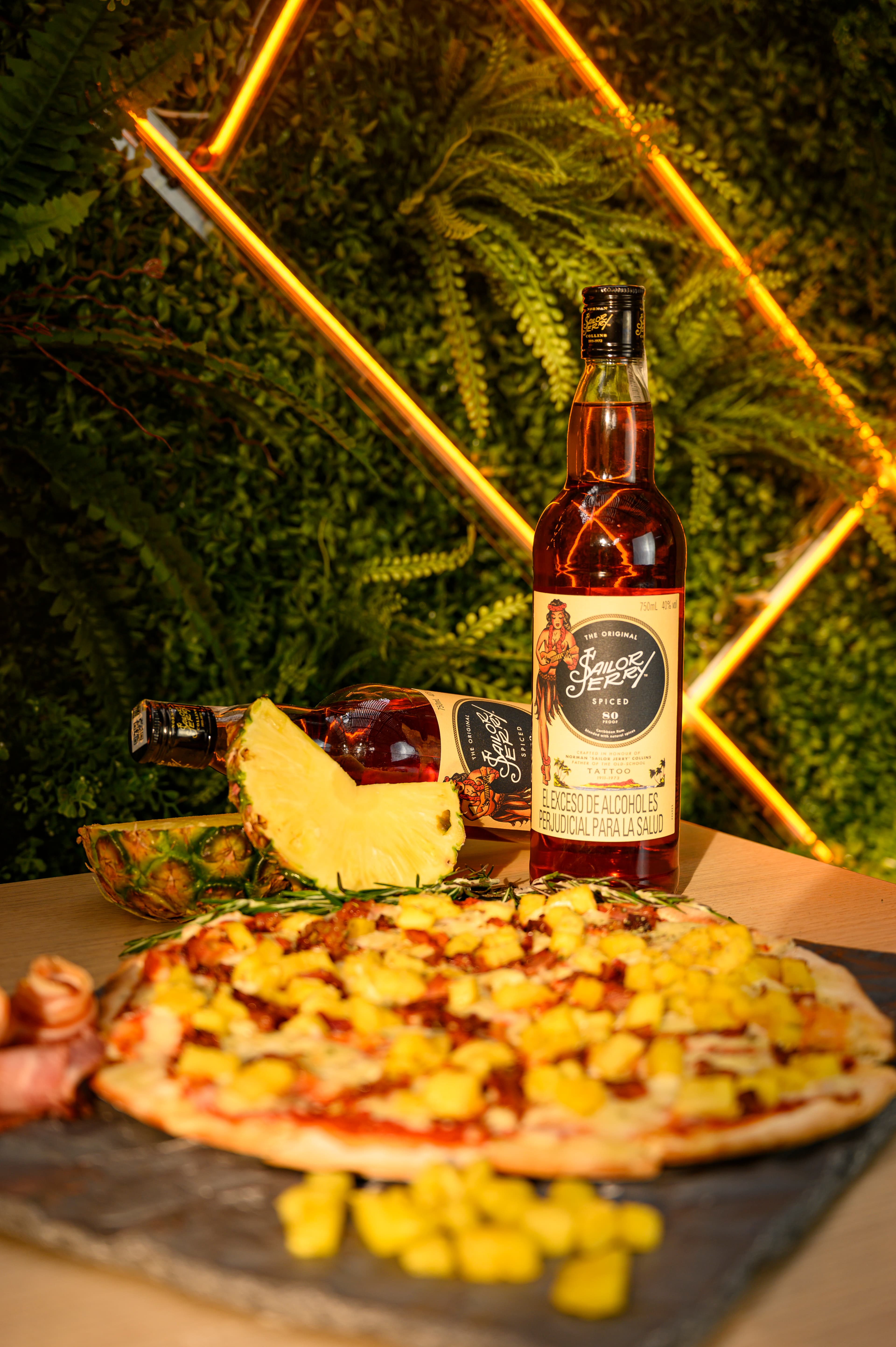 Pizza Hawaiian Sailor