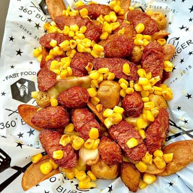 Salchipapa. Chori Maiz.