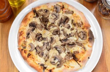 Pizza Clásica Pollo con Champiñones