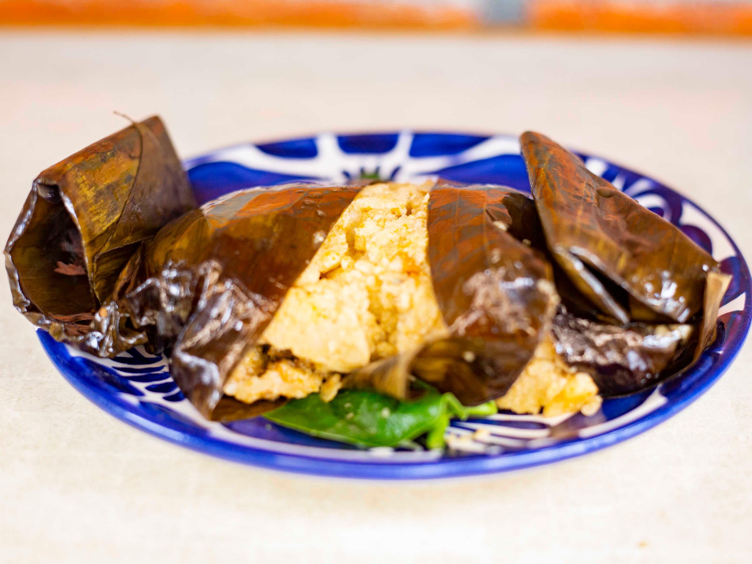 Tamal en Hoja de Plátano Relleno de Carne