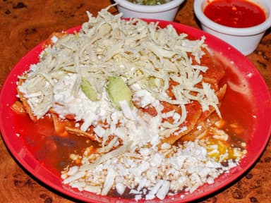 Chilaquiles Rojos con Pollo