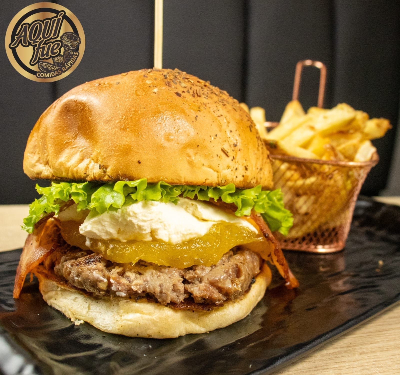 Burger Hawaiana + Papas