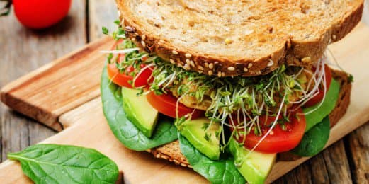 Sándwich de Panela y Aguacate