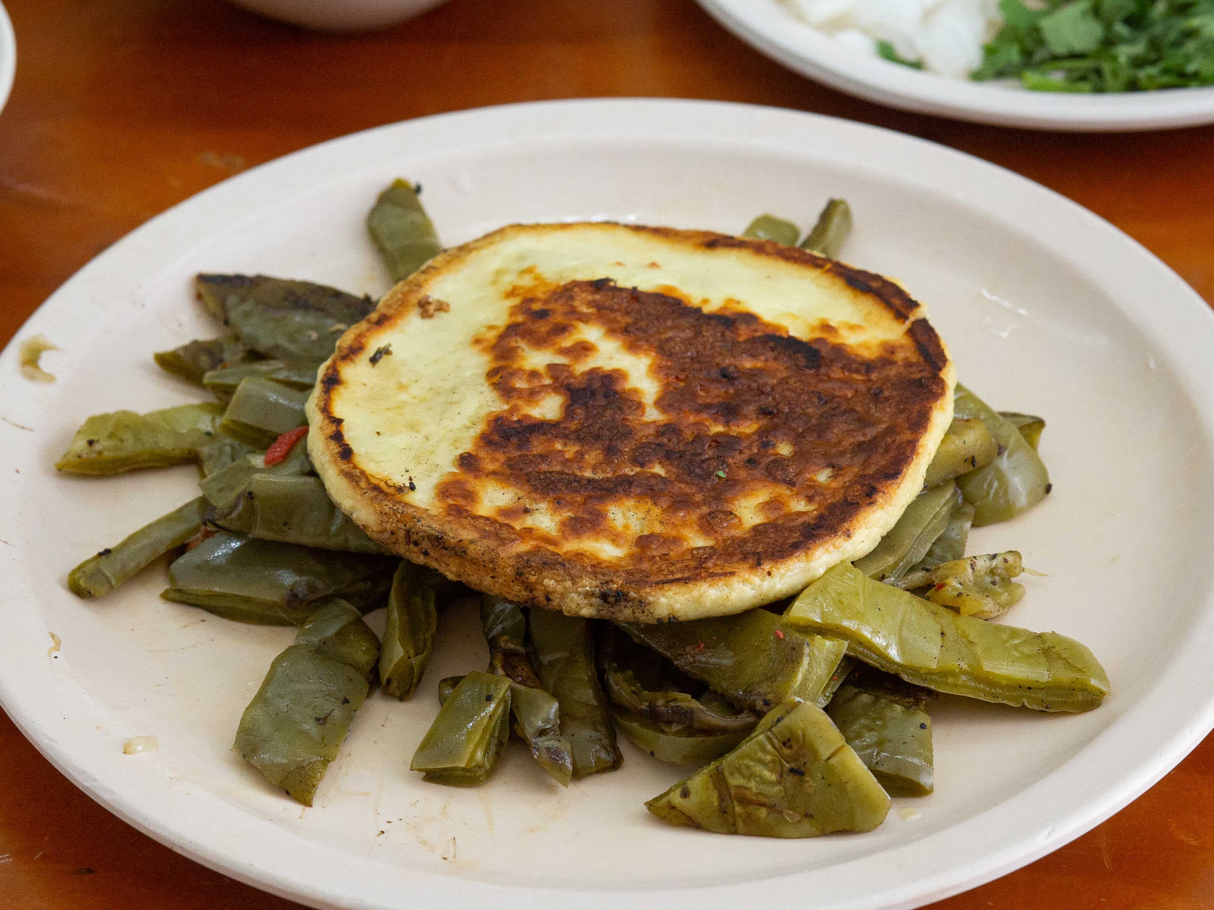 Queso Asado con Nopal