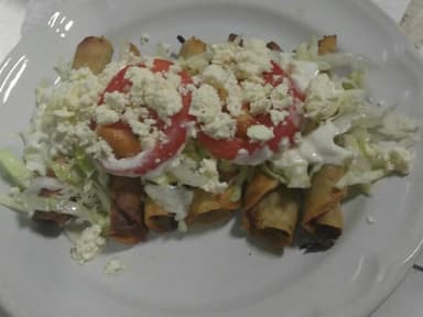 Flautas de Res o de Pollo