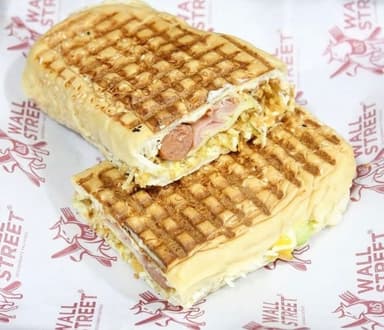 2 sandwich de pollo + 2 gaseosas personales