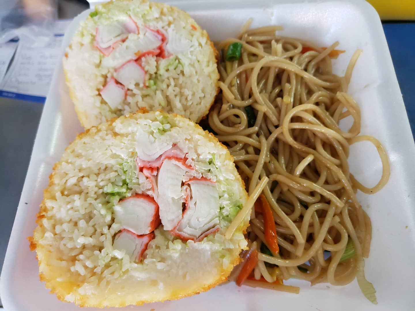 Sushi Bola de Surimi