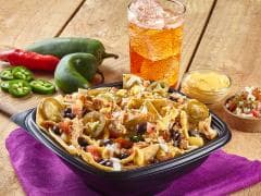 Combo nachos con pollo desmechado