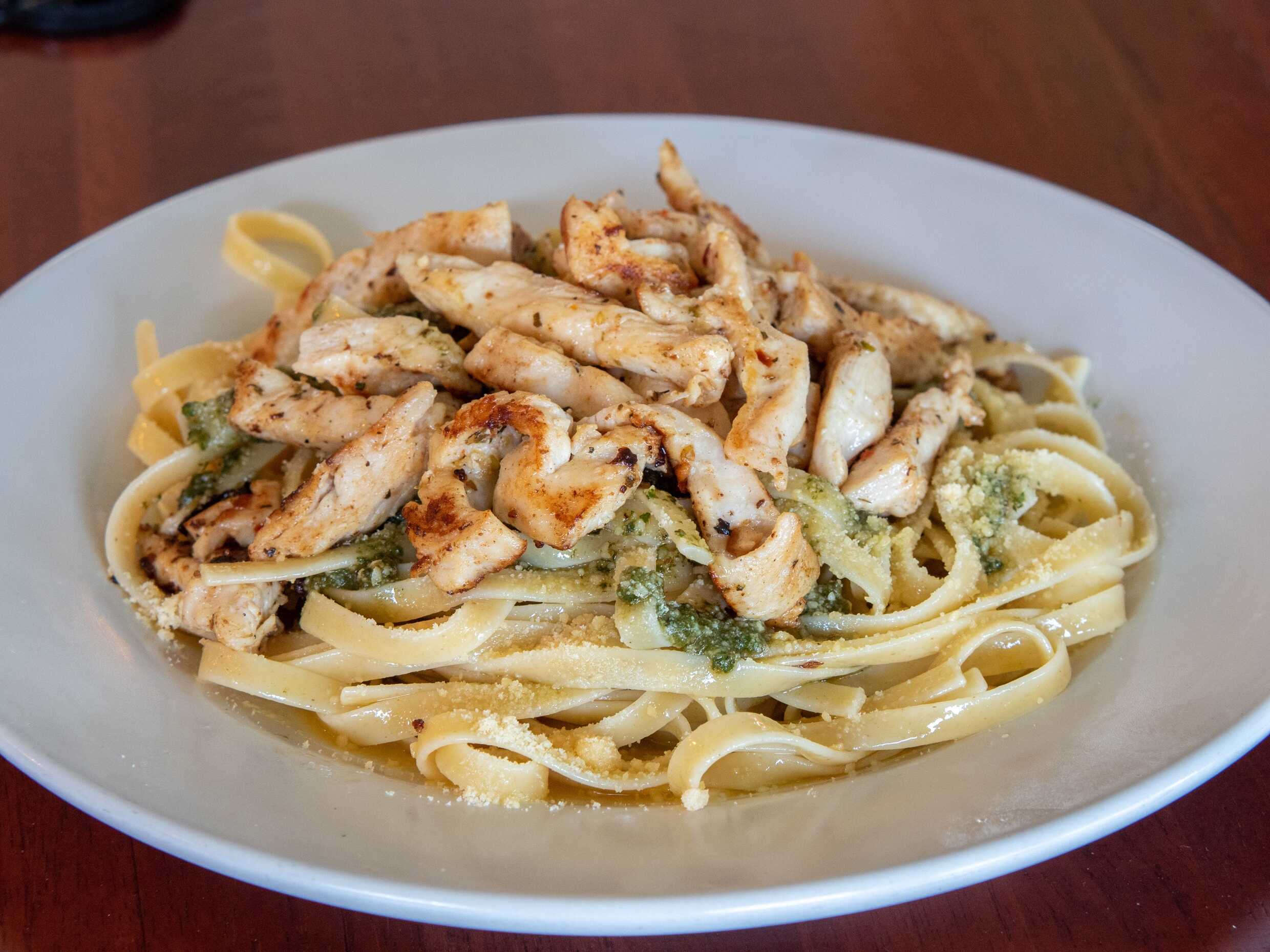 Pasta Pesto con Pollo